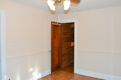 1721 Jenkinson Ct, Waukegan, IL 60085 - photo 3