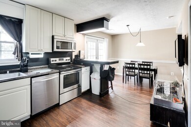 1014 Balsam Ln, Sykesville, MD 21784 - photo 3