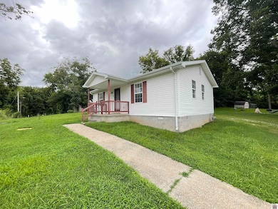 70 Madison St, Cadiz, KY 42211 - photo 2