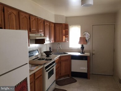 444 Trenton Ave, Camden, NJ 08103 - photo 4