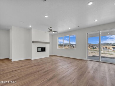 4-web-or-mls-7042-woods-rose-dr