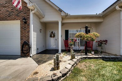 02_WillingtonPlace_604_FrontEntry