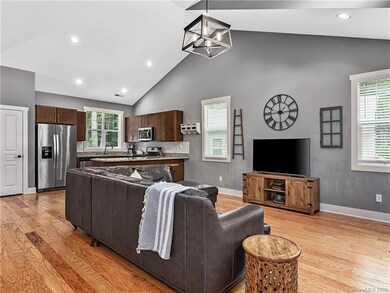 22 Meeting St, Asheville, NC 28803 - photo 3