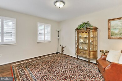 3024 Southern Elm Ct, Fairfax, VA 22031 - photo 2