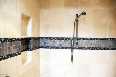 TILE DETAIL IN MASTER STEAM SHOWER