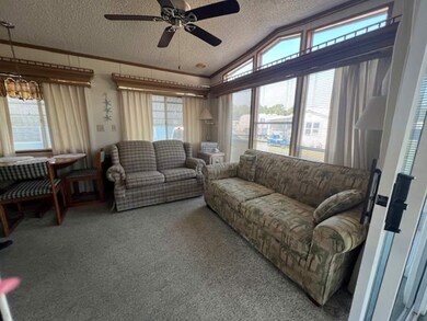 37400 Chancey Rd unit 249, Zephyrhills, FL 33541 - photo 5