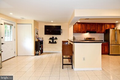 3304 Tapestry Cir, Burtonsville, MD 20866 - photo 5