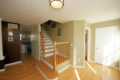 4-Foyer-27 Galloping Brook Dr.jpg