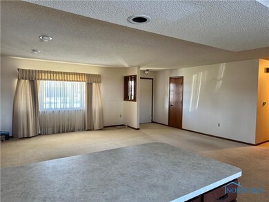 425 Rilla Rd, Findlay, OH 45840 - photo 2