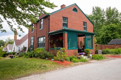 218 W 11th St (5)
