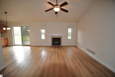 07155 Applewood Dr, Charlevoix, MI 49720 - photo 4