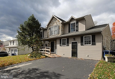 107 Clarion Dr, Douglassville, PA 19518 - photo 3