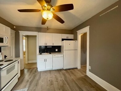 1117 Sumner Ave unit 1, Springfield, MA 01118 - photo 3