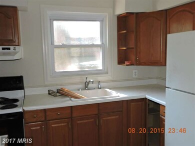 16007 Crest Dr, Woodbridge, VA 22191 - photo 5