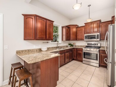 870 S Lazelle St, Columbus, OH 43206 - photo 4