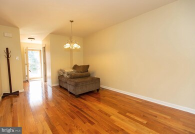 517 Bassett Ln, Norristown, PA 19403 - photo 4