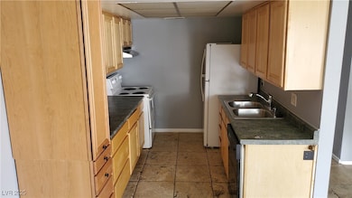 1028 Willow Tree Dr unit D, Las Vegas, NV 89128 - photo 5