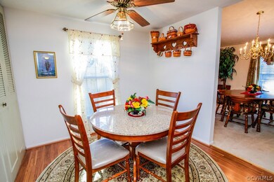 Eat-in kitchen / Dining room