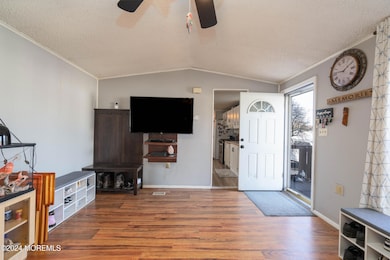 9 LivingRoom2