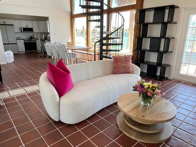 7675 Bayshore Dr, Treasure Island, FL 33706 - photo 4