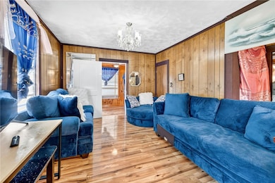 31 Norris Ave, Pawtucket, RI 02861 - photo 2