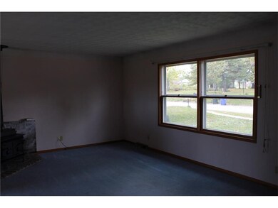 2401 Newport Dr SW, Cedar Rapids, IA 52404 - photo 5