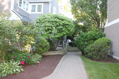 453 E Putnam Ave unit 4I, Cos Cob, CT 06807 - photo 3