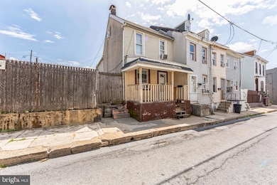 323 Mulberry St, Reading, PA 19604 - photo 2