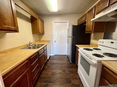 4545 Hoeneke St unit 103, Kirby, TX 78219 - photo 7