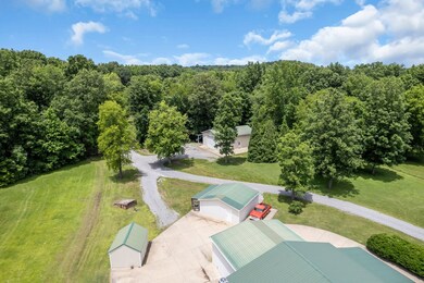 1532 Matlock Dr, Chapmansboro, TN 37035 - photo 3