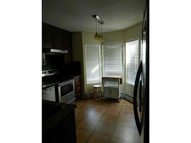 565 Quaker Ln unit 135, West Warwick, RI 02893 - photo 6