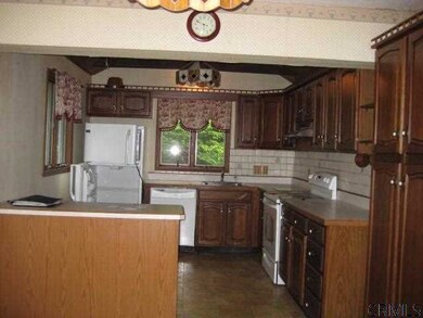 29 Duncan Dr, Latham, NY 12110 - photo 2