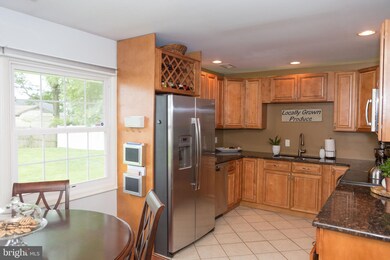 34 Crystal Rd, Levittown, PA 19057 - photo 7