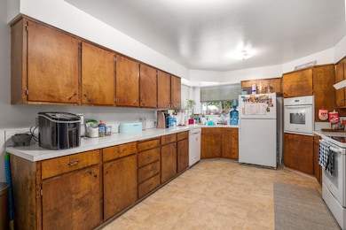 511 SE M St, Grants Pass, OR 97526 - photo 7