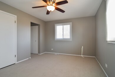 1080 Heathrow Ct, Wheaton, IL 60189 - photo 6