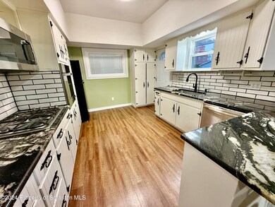 22 N Goodwin Ave, Kingston, PA 18704 - photo 5