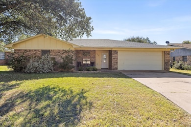 106 Sharp Dr, Stephenville, TX 76401 - photo 2