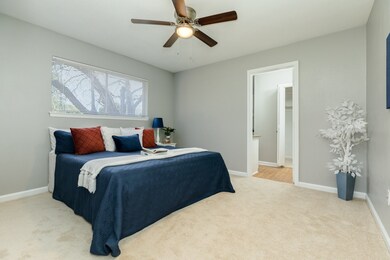 417 E Foley St, Alvin, TX 77511 - photo 5