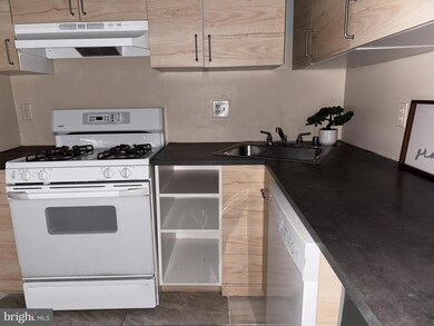 7855 Enola St unit 104, McLean, VA 22102 - photo 2