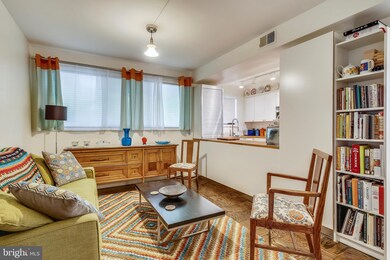 236 W Taylor Run Pkwy unit 1, Alexandria, VA 22314 - photo 3