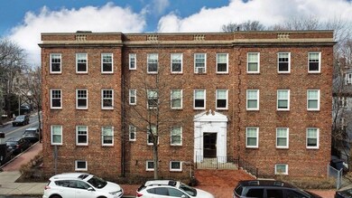 39A Lee St unit 3, Cambridge, MA 02139 - photo 2