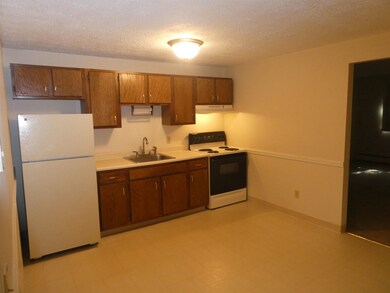 545 Calef Rd unit 26, Manchester, NH 03103 - photo 5