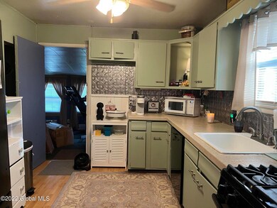 57 126th St, Troy, NY 12182 - photo 3