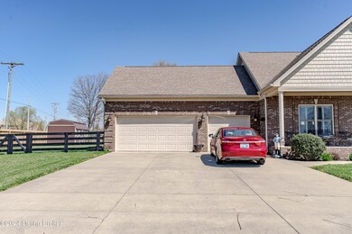 130 Sunray Dr, Shepherdsville, KY 40165 - photo 4