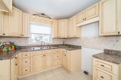 414 Myrtle St Jeff-18