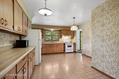 1914 Highwood Rd, McHenry, IL 60051 - photo 7