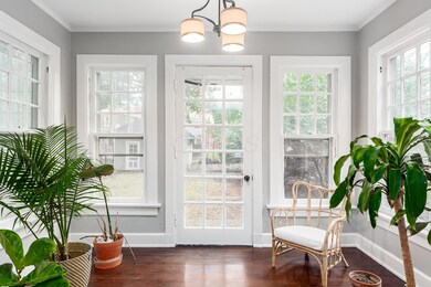 T 1815 E Oak St00013