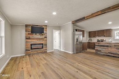 211 Boone St, Weber City, VA 24290 - photo 2