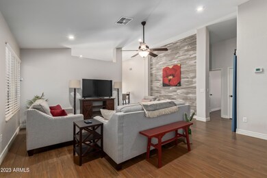 552 S Ruffian Dr, Gilbert, AZ 85296 - photo 4