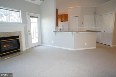 12461 Hayes Ct unit 302, Fairfax, VA 22033 - photo 3